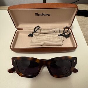 Illesteva Donna Sunglasses - Tortoiseshell